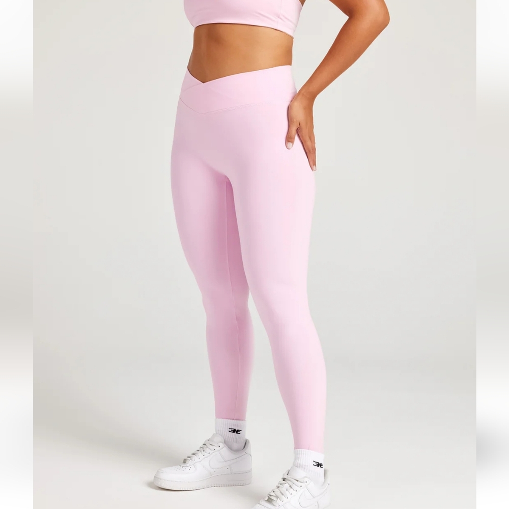 ELITE ELEVEN Candy Pink Leggings Size S NWT